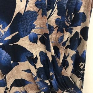 Tommy Bahama Tops - Tommy Bahama | V neck top with Twist at Bottom Tommy Bahama Tops - Tommy Bahama | V neck top with Twist at Bottom